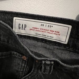 GAP - High Rise Cheeky Straight Jeans